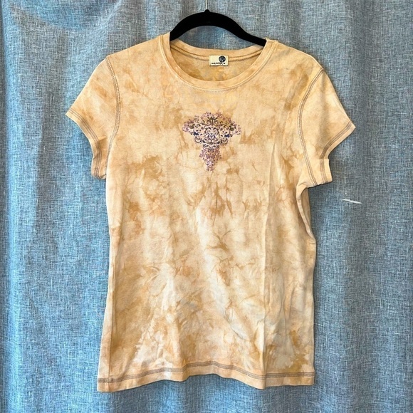 *Women’s One World Tee Medium Tee NWT - Picture 1 of 5
